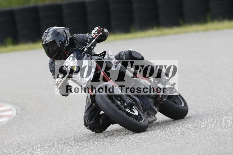 Archiv-2025/09 22.04.2025 Cornu Master School ADR/rot-rouge/99